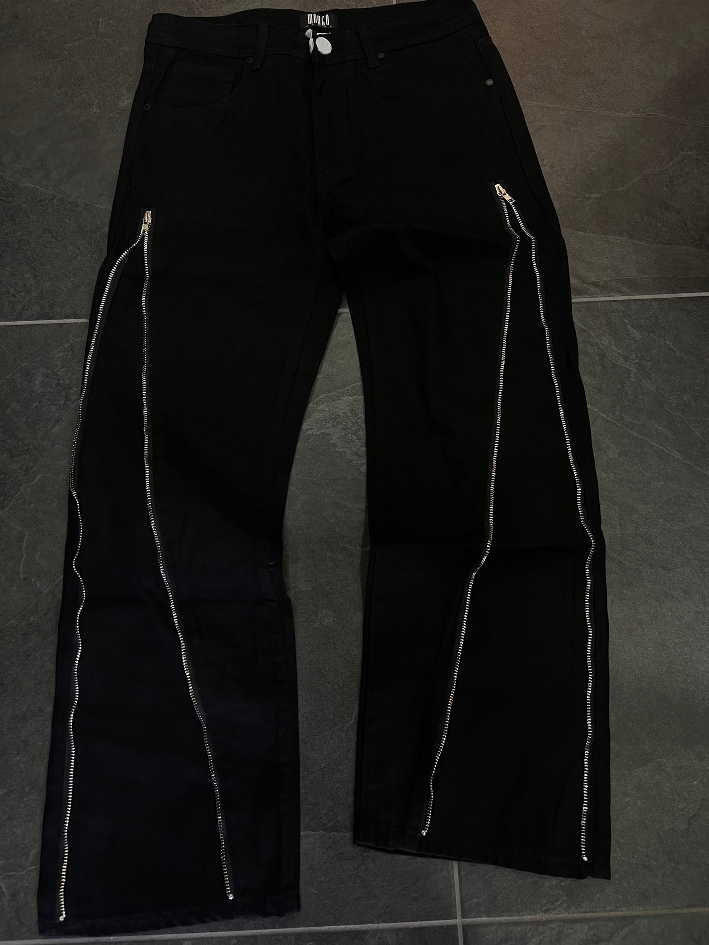 FLARE BLACK