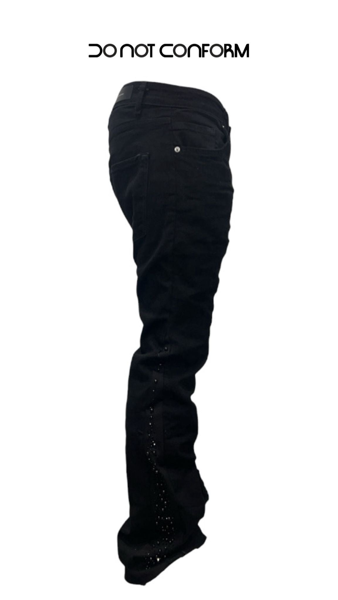 BLACK FLARE STUDSePEARLS DO NOT CONFORM