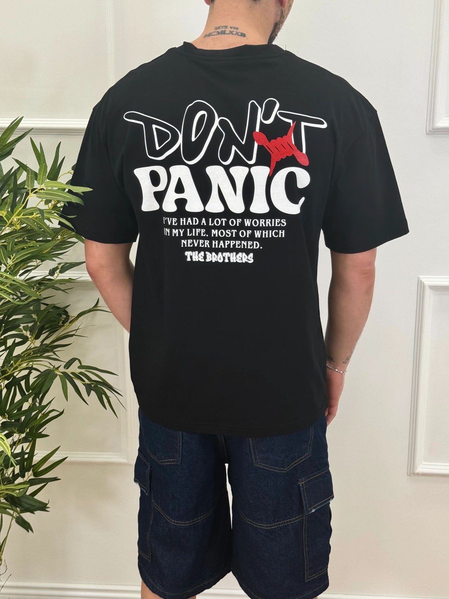 T-SHIRT DON’T PANIC